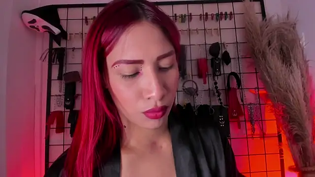 Snapshot of charrlotte_quinn chatting on November 2025 03:05:02 PM charrlotte quinn online show from November 2025 03:05:02 PM