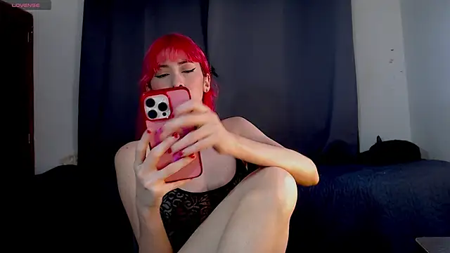 lanaturner  online show from December 2024 11:40:01 PM