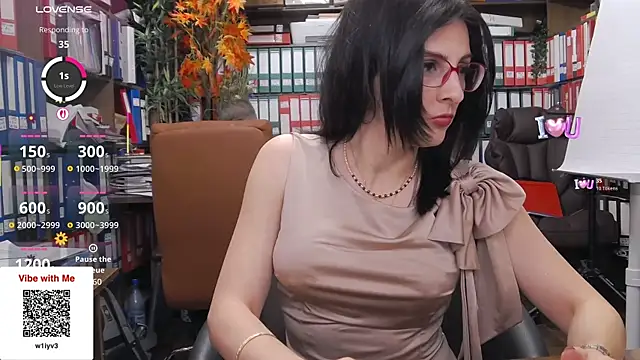 classyladyrellax online show from December 2025 01:39:02 PM