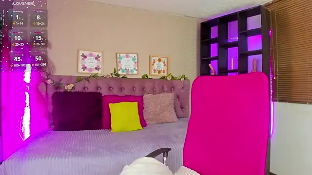 Snapshot of shelby_carson chatting on March 2026 12:52:01 PM shelby carson online show from March 2026 12:52:01 PM