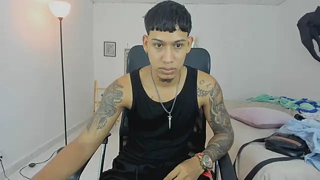 Snapshot of slim_master12 chatting on March 2026 11:02:01 PM slim master12 online show from March 2026 11:02:01 PM
