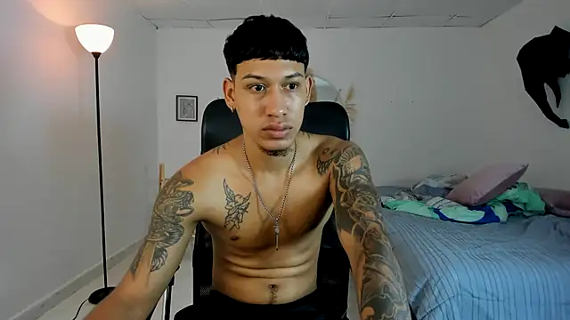 Snapshot of slim_master12 chatting on March 2026 11:43:02 PM slim master12 online show from March 2026 11:43:02 PM