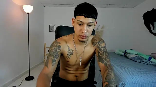 Snapshot of slim_master12 chatting on March 2026 11:22:01 PM slim master12 online show from March 2026 11:22:01 PM