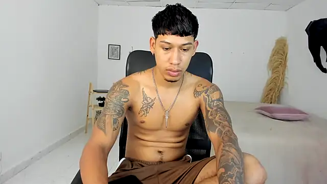Snapshot of slim_master12 chatting on March 2026 05:35:01 PM slim master12 online show from March 2026 05:35:01 PM