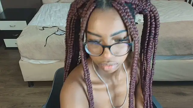 Raquel jones online show from February 2025 05:30:01 PM