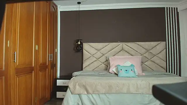 Raquel jones online show from February 2025 11:42:02 AM