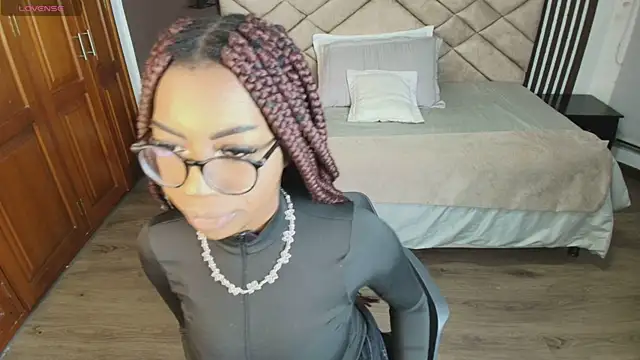 Raquel jones online show from February 2025 11:41:02 AM