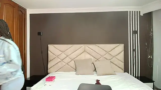 Raquel jones online show from September 2025 12:06:01 PM