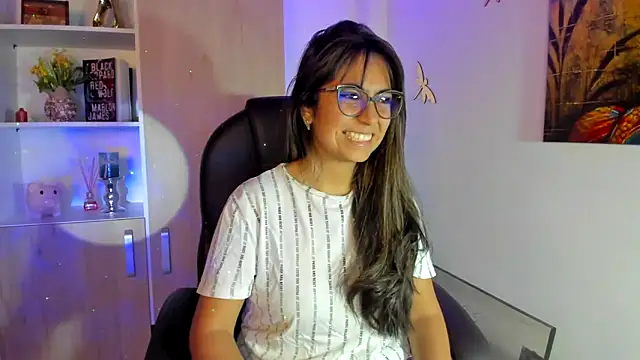 Isabellaa22 1 online show from February 2025 03:48:01 AM