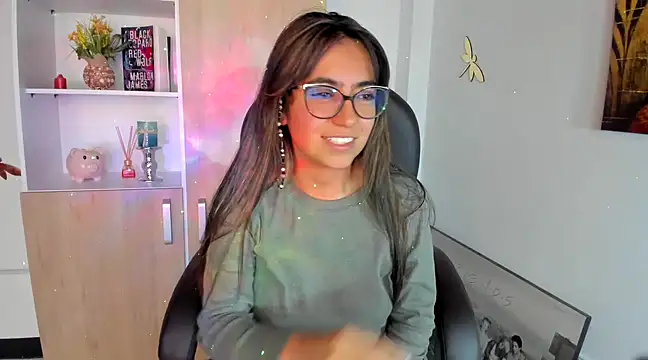 Isabellaa22 1 online show from March 2025 04:56:02 PM