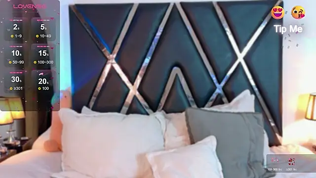 Snapshot of AnikaDragun chatting on March 2026 11:19:01 PM AnikaDragun online show from March 2026 11:19:01 PM