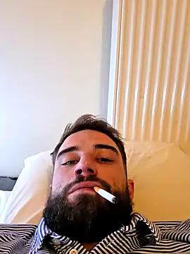 Snapshot of Vekie_007 chatting on October 2025 08:40:02 PM Vekie 007 online show from October 2025 08:40:02 PM