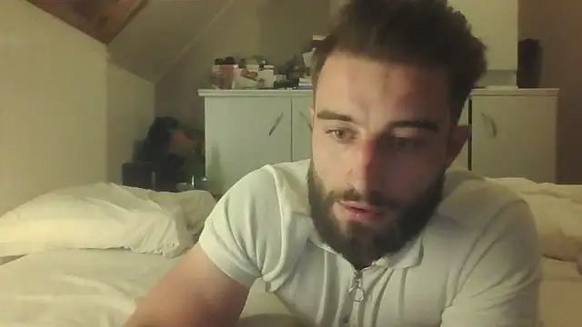 Snapshot of Vekie_007 chatting on April 2026 08:17:01 PM Vekie 007 online show from April 2026 08:17:01 PM