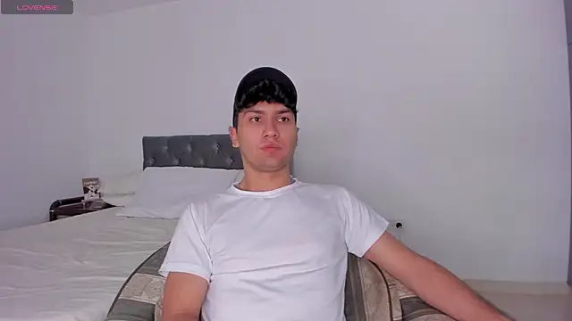 Snapshot of Valerio_James7 chatting on January 2025 10:04:01 PM Valerio James7 online show from January 2025 10:04:01 PM