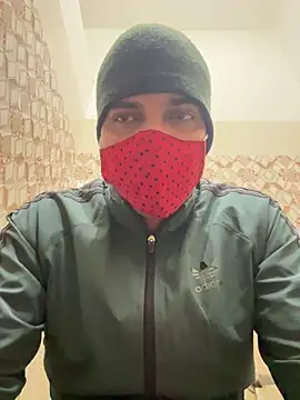 Snapshot of bull_4hottie chatting on December 2025 01:33:02 AM bull 4hottie online show from December 2025 01:33:02 AM