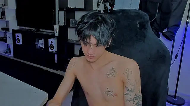 Snapshot of MarkBrowniii chatting on April 2026 06:01:01 PM MarkBrowniii online show from April 2026 06:01:01 PM