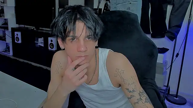 Snapshot of MarkBrowniii chatting on April 2026 03:23:01 AM MarkBrowniii online show from April 2026 03:23:01 AM