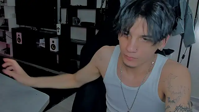 Snapshot of MarkBrowniii chatting on April 2026 04:35:01 AM MarkBrowniii online show from April 2026 04:35:01 AM