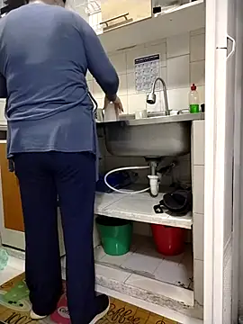 Snapshot of Natasha_milf__ chatting on April 2026 01:00:01 AM Natasha milf online show from April 2026 01:00:01 AM