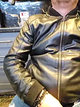 Snapshot of mysticfalls37 chatting on October 2025 03:47:02 PM mysticfalls37 online show from October 2025 03:47:02 PM