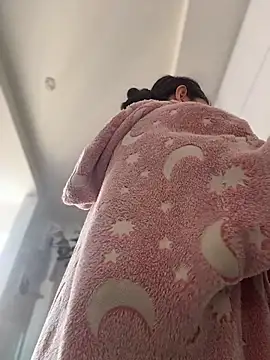 Snapshot of Bonniepark chatting on November 2025 01:04:01 PM Bonniepark online show from November 2025 01:04:01 PM