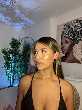  laura 02 online show from December 2024 02:24:02 PM