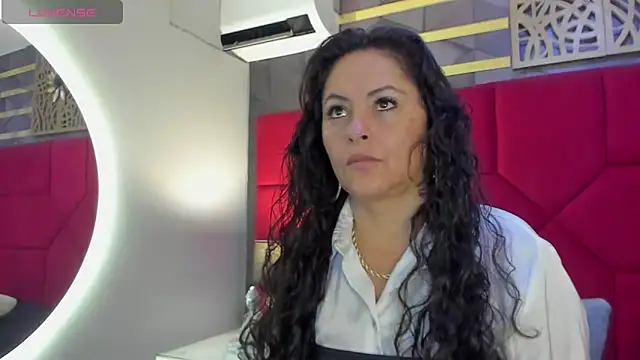 Snapshot of hanny_milf chatting on March 2025 11:39:02 AM hanny milf online show from March 2025 11:39:02 AM