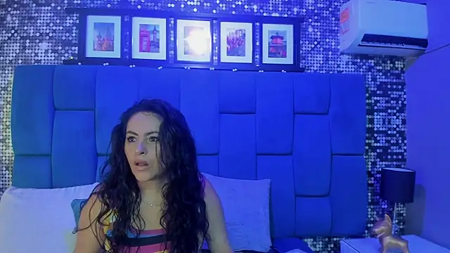 Snapshot of hanny_milf chatting on October 2025 11:32:02 AM hanny milf online show from October 2025 11:32:02 AM