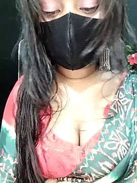 Idhika Paul online show from November 2025 06:32:01 PM