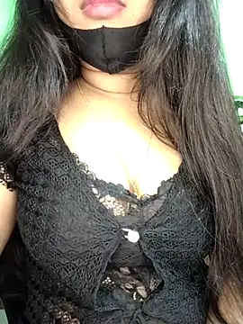 Idhika Paul online show from February 2026 04:14:01 PM