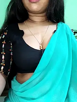 Idhika Paul online show from February 2026 12:12:01 AM