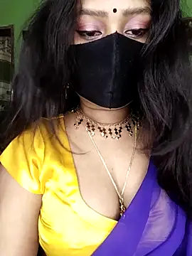 Idhika Paul online show from April 2026 06:28:02 AM