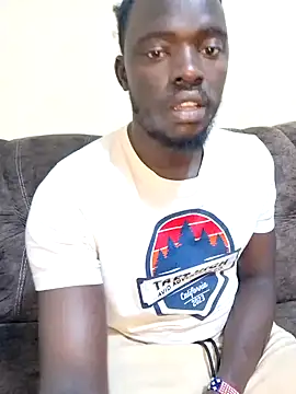 Snapshot of MaskedGQ chatting on September 2025 12:25:01 AM MaskedGQ online show from September 2025 12:25:01 AM