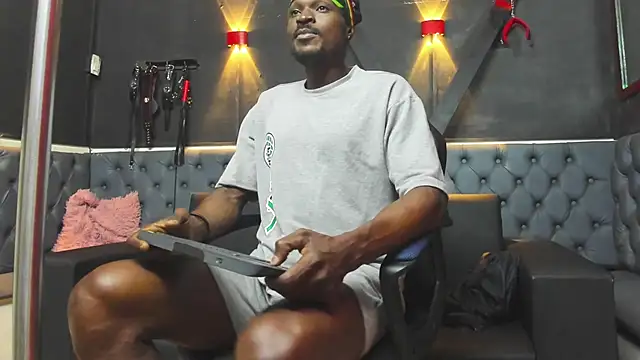 Terrance z online show from November 2025 07:58:01 PM