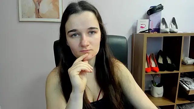 Snapshot of KateDelight chatting on April 2026 07:00:01 AM KateDelight online show from April 2026 07:00:01 AM