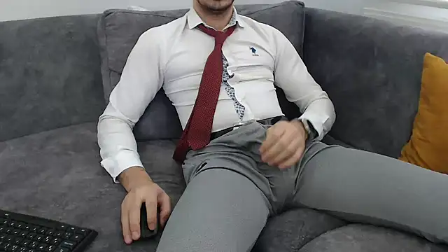 Naughtb0y online show from February 2026 12:10:01 PM