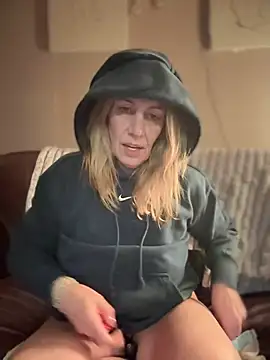 blondebitch2 online show from February 2025 01:00:02 AM