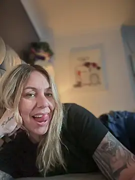 blondebitch2 online show from March 2025 05:18:01 PM