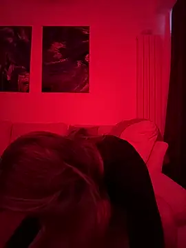 LuisaBecker online show from April 2026 02:31:01 AM