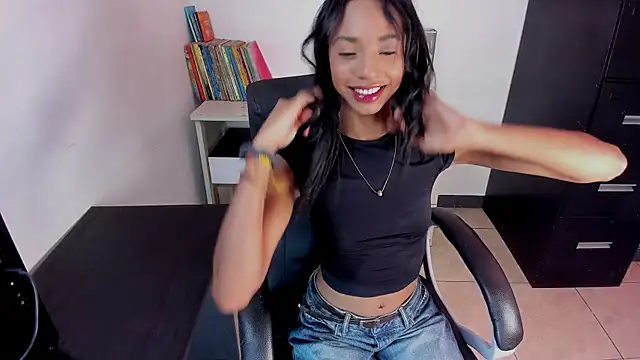 Snapshot of xenia_golden chatting on February 2026 07:56:02 PM xenia golden online show from February 2026 07:56:02 PM