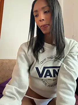 Snapshot of xenia_golden chatting on March 2026 07:18:02 PM xenia golden online show from March 2026 07:18:02 PM