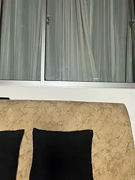 Snapshot of xenia_golden chatting on March 2026 11:10:01 AM xenia golden online show from March 2026 11:10:01 AM