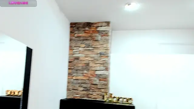  AlejaCruz  online show from November 2025 07:25:01 PM