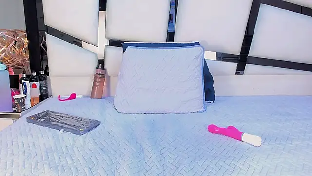 ElizabethAdams  online show from February 2026 03:43:01 AM