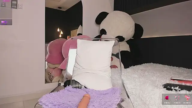 Snapshot of selenne_schmitt chatting on September 2025 10:32:01 PM selenne schmitt online show from September 2025 10:32:01 PM