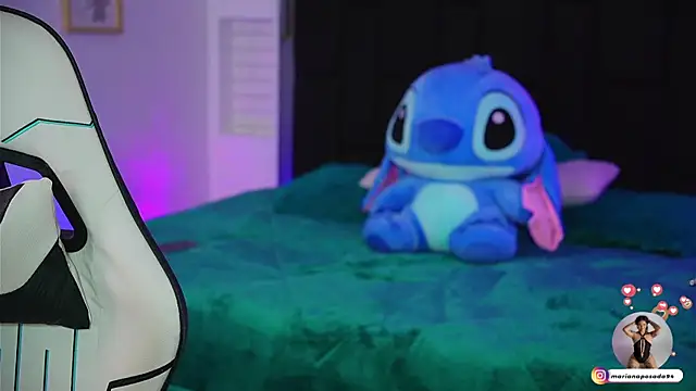 Marianamonroe  online show from April 2026 01:09:02 PM