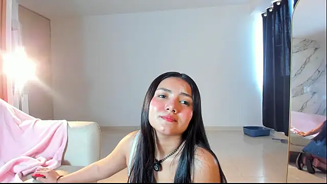 Emi latingirl online show from March 2026 08:13:02 PM