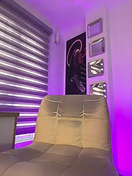 Snapshot of babybriexxx chatting on December 2024 04:46:02 PM babybriexxx online show from December 2024 04:46:02 PM