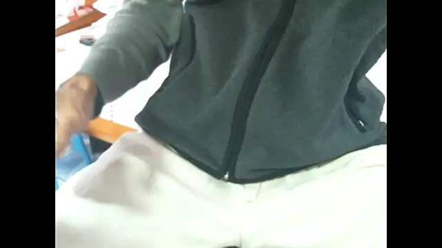 triangle0623 online show from December 2025 04:51:02 AM