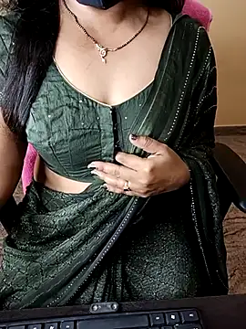 Snapshot of Nithya_05 chatting on January 2026 05:02:02 AM Nithya 05 online show from January 2026 05:02:02 AM